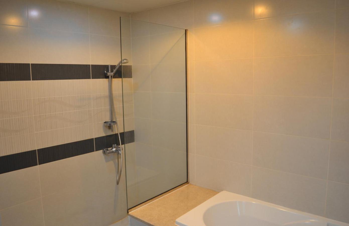 Luxury Island Escape Private Lazy River Ula Vibes Palm Jumeirah Apartment Dubai