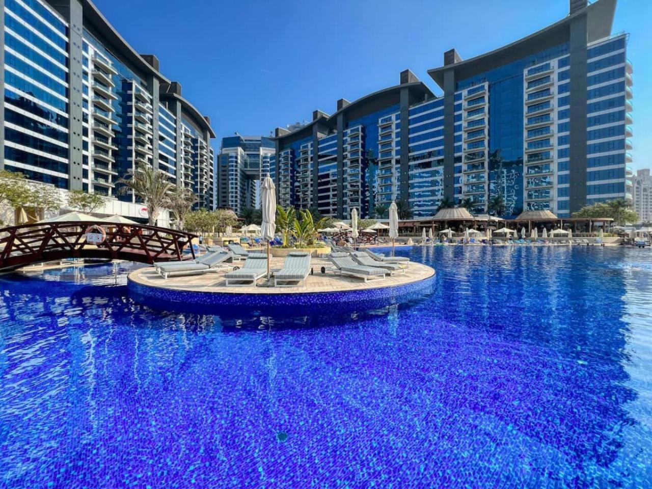Apartment Luxury Island Escape Private Lazy River Ula Vibes Palm Jumeirah Dubai